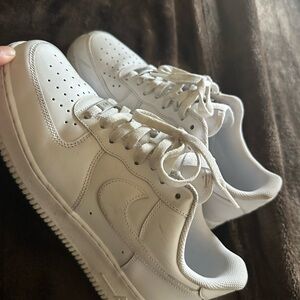Men’s Nike Air Force 1s White Low-Top Leather Sneakers